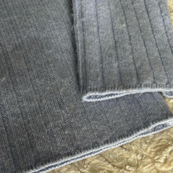 Banana Republic Fine Italian Yarn Women’s Ribbed Sweater-sz: S/P  Violet color - Picture 8 of 8